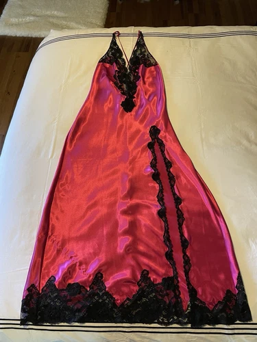 UNDERCOVER Y2K Victoria’s Secret raro abito maxi in raso rosa caldo nero pizzo vestito slip M