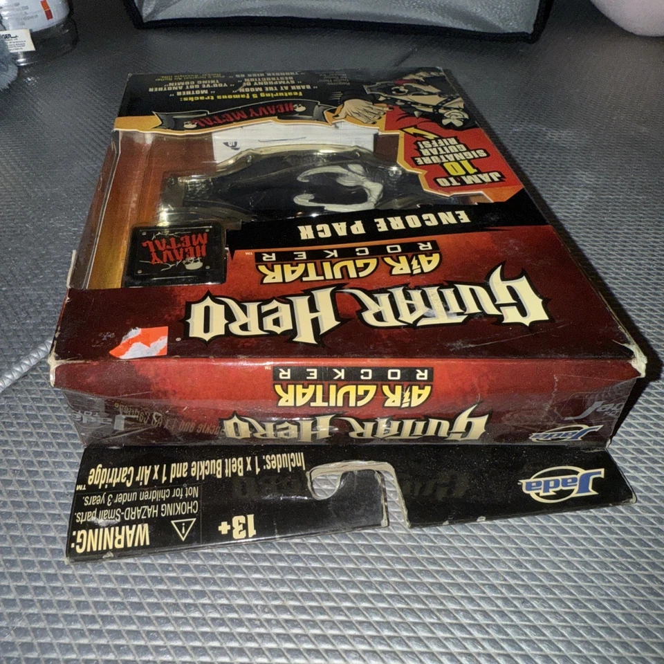 Jada: Guitar Hero Air Guitar Rocker Kit Encore Pack -Heavy Metal 5 Famous Tracks - Image 4 of 4