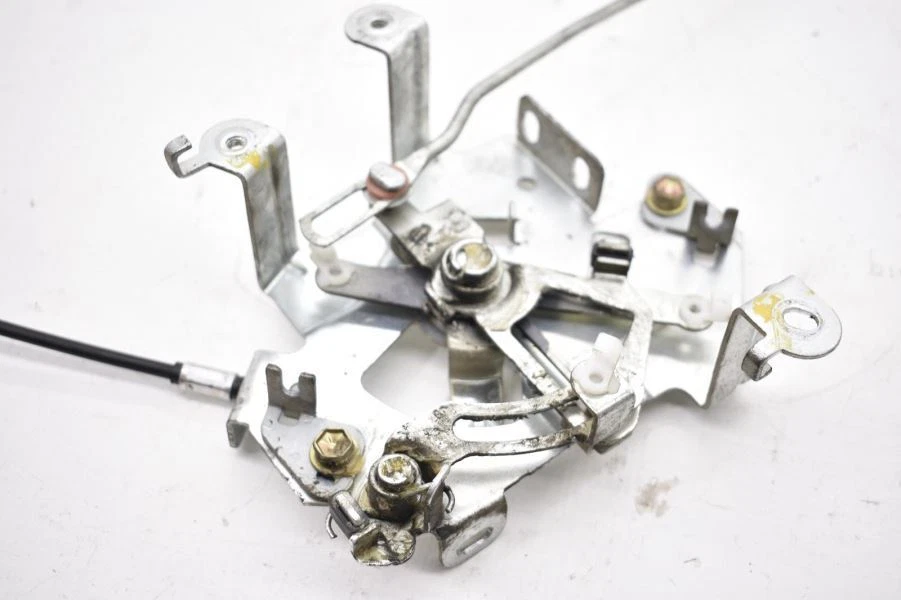 2000-2006 TOYOTA TUNDRA PASSENGER RIGHT REAR DOOR HANDLE ACTUATOR  - Image 2 of 4