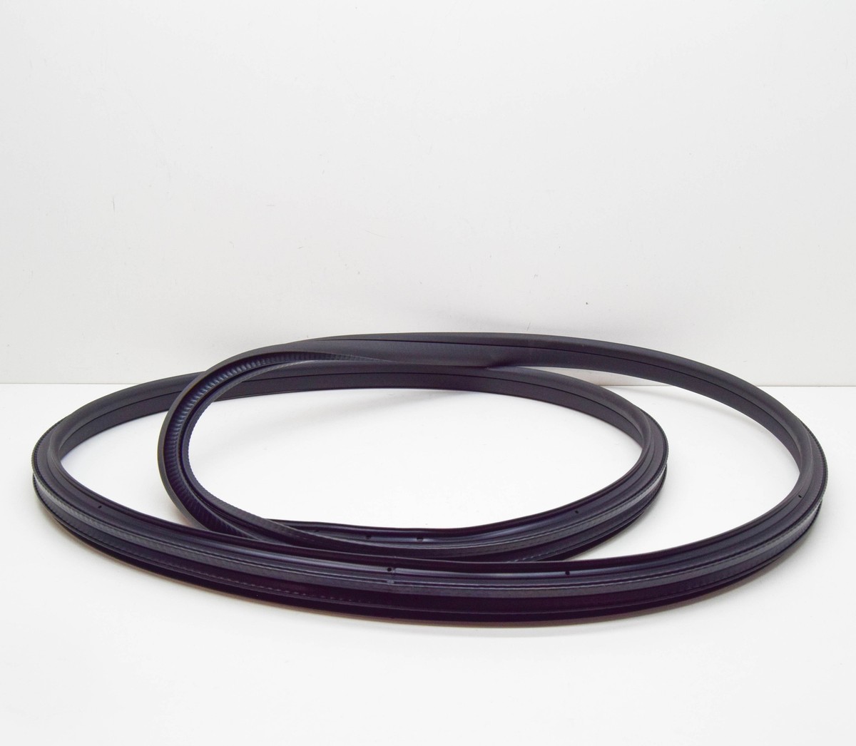 NEW MERCEDES-BENZ CLA COUPE C117 FRONT DOOR SEAL A1176920076