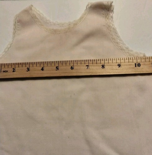 Antiguo botón de un hombro bordado y encaje rosa bebé - Imagen 9 de 10