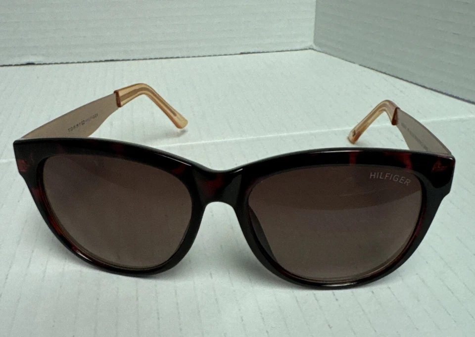 Gafas de sol Tommy Hilfiger Audrey de moda Foto 2 de 4