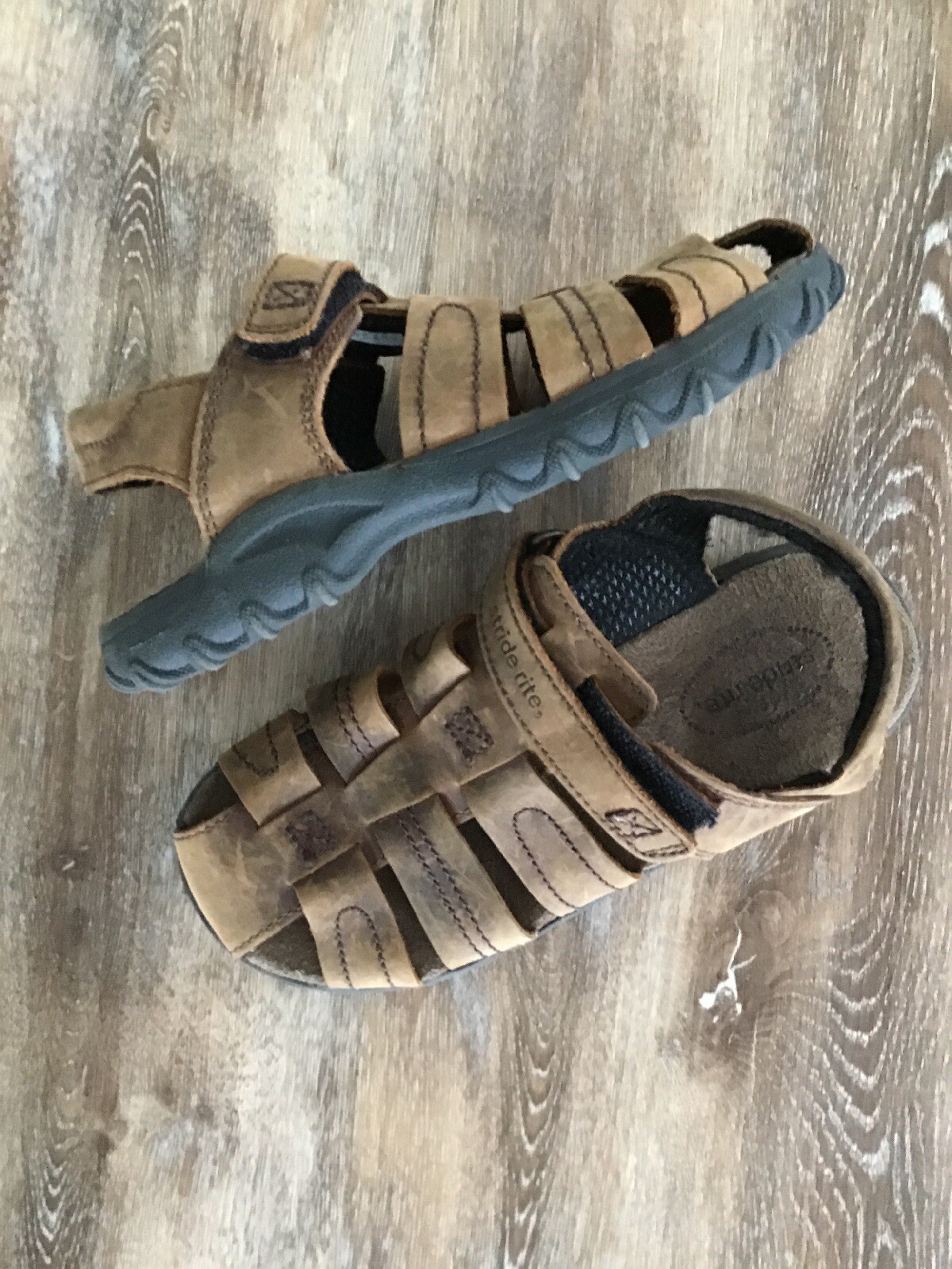 stride rite hudsen fisherman sandal