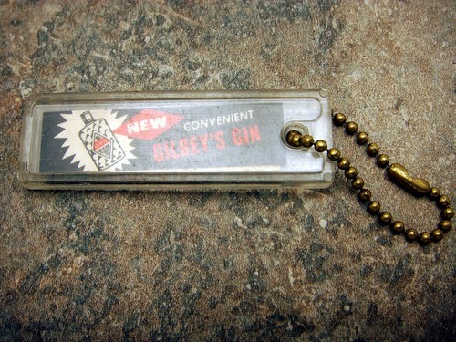 Gilbeys Gin Key Ring Chain 1/2 Pint Flask Clear View Advertising