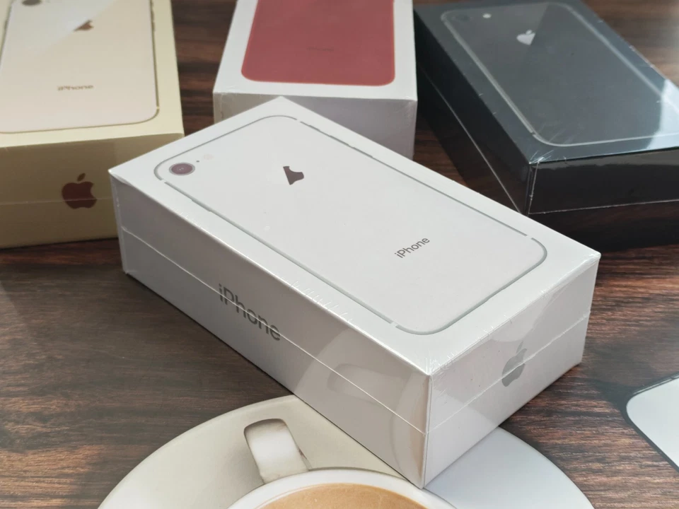 Sealed Apple iPhone 8 plus 64-128-256GB Factory UNLOCKED for any carrier - Image 4 of 4