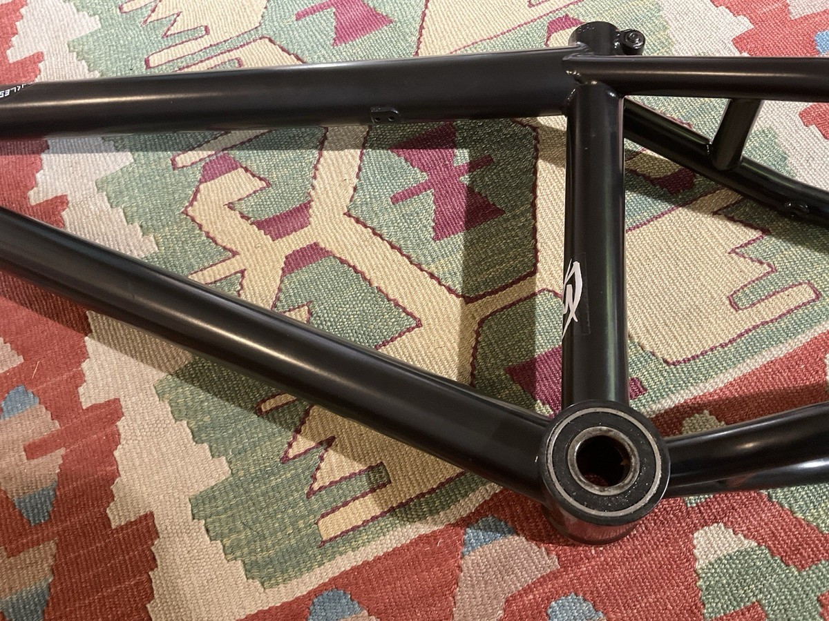 S&M Intrikat Frame BMX フレーム フラット ストリート IntrikatBLK.jpg