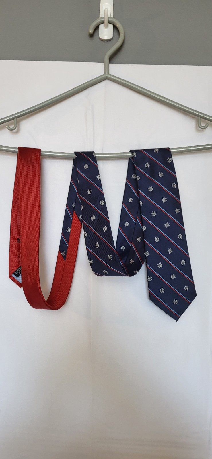 RARE 2 Colors! Neck Tie Tommy Hilfiger Boat Wheels And Blue & Red Stripes