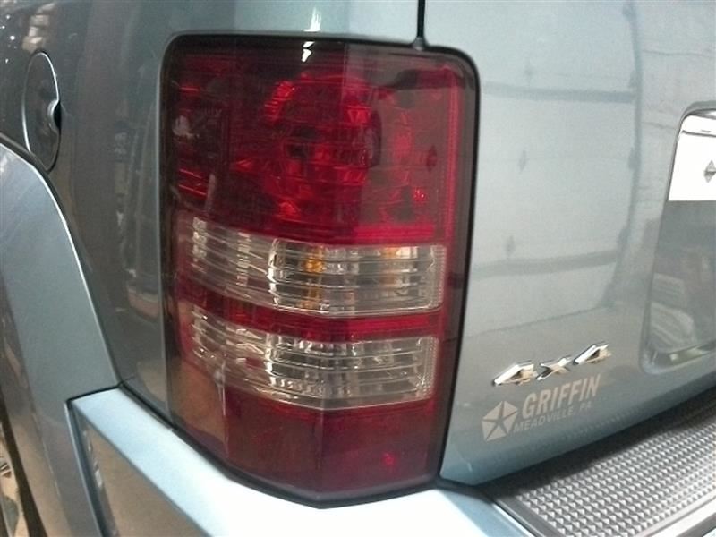 Driver  Sun Visor Illuminated With Garage Door Opener Fits 08-12 LIBERTY 178458