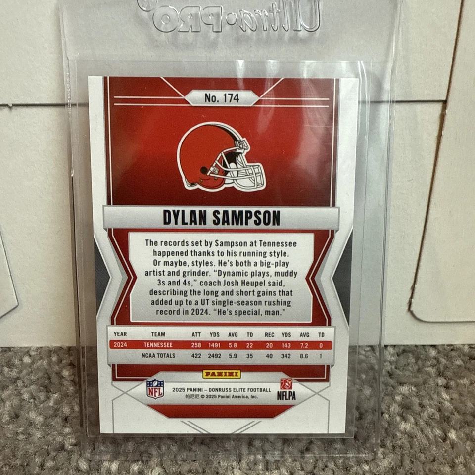 Lote de 9 cartas 2025 Cleveland Browns novato Dillon Gabriel + parche Myles Garrett Foto 3 de 4