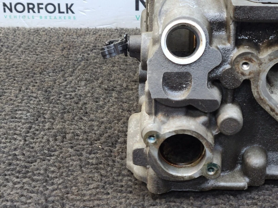 Porsche 986 2.7L M96.23 Cylinder Head Cylinders 4-6 996104681AR - Image 3 of 4