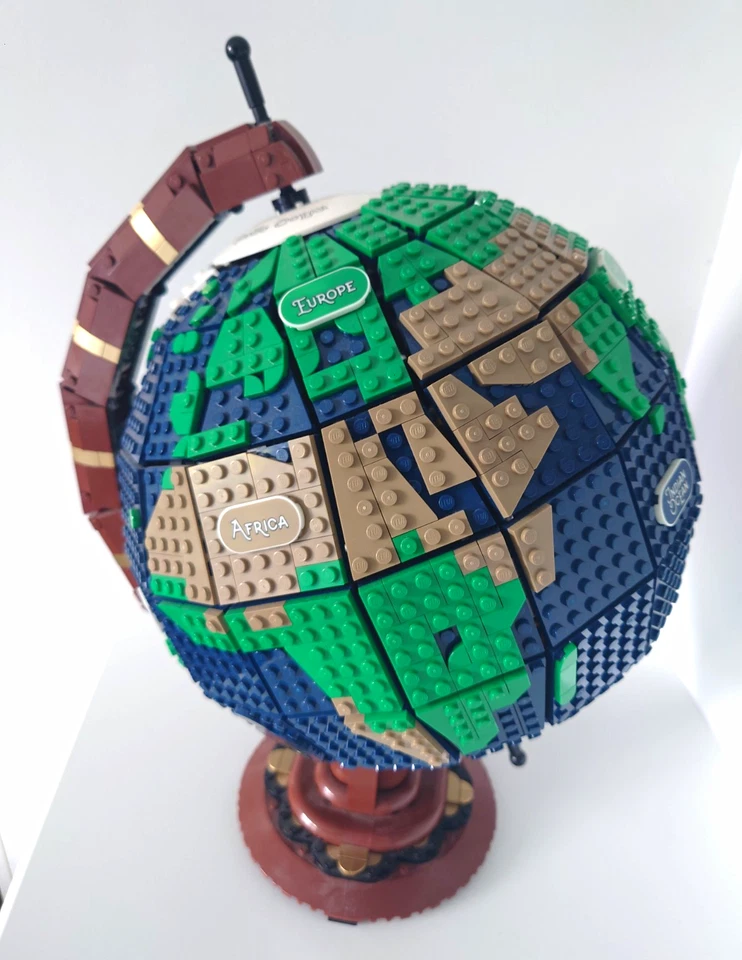 LEGO Ideas 21332 The Globe, photo 1 of 5