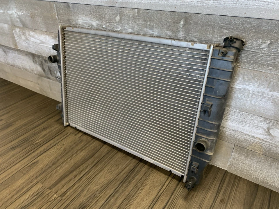 01 PONTIAC FIREBIRD TRANS AM 5,7 Л LS1 MT РАДИАТОР В СБОРЕ - Изображение 2 из 4