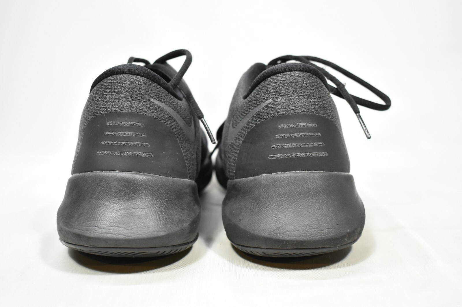 nike air versitile 1