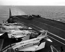 Douglas A-4 Skyhawk landing USS Franklin D. Roosevelt 8x10 Vietnam War Photo 760
