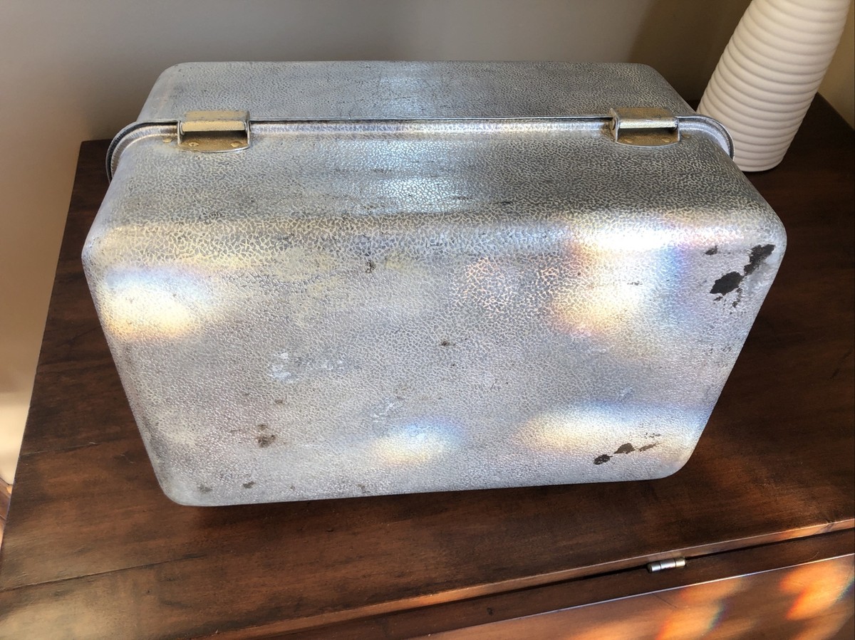 Boîte De Pêche Vintage UMCO 102A – Aluminium – 2 Plateaux – Matériel De Pêche – USA