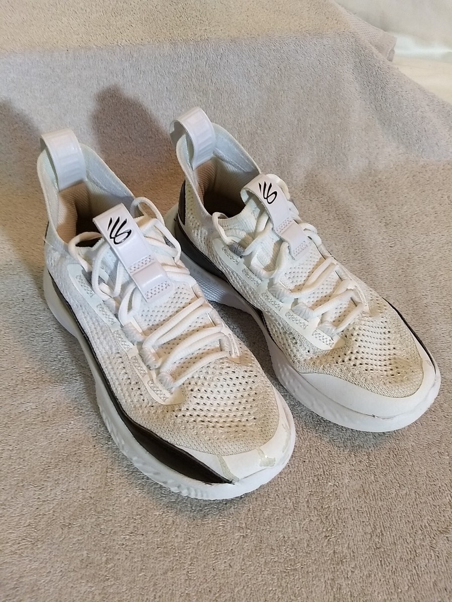 Under Armour Boys Curry Flow 8 White Basketball Shoes, Size: 5.5Y