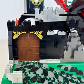 LEGO 6082 Castle Fire Breathing Fortress Magic Dragon