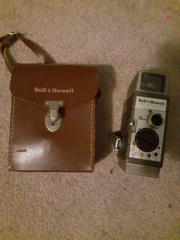 Bell & Howell 252 8mm Film Movie Camera With Leather Case