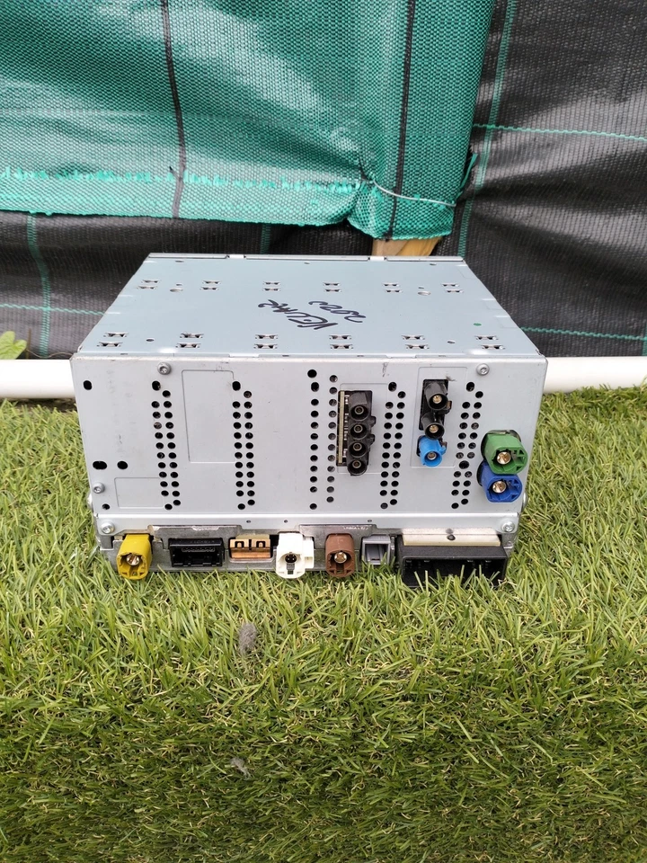 J9D3-19C211-PD AUTORADIO LAND ROVER RANGE ROVER Velar 2.0 I 4X4 110KW - Immagine 2 di 4