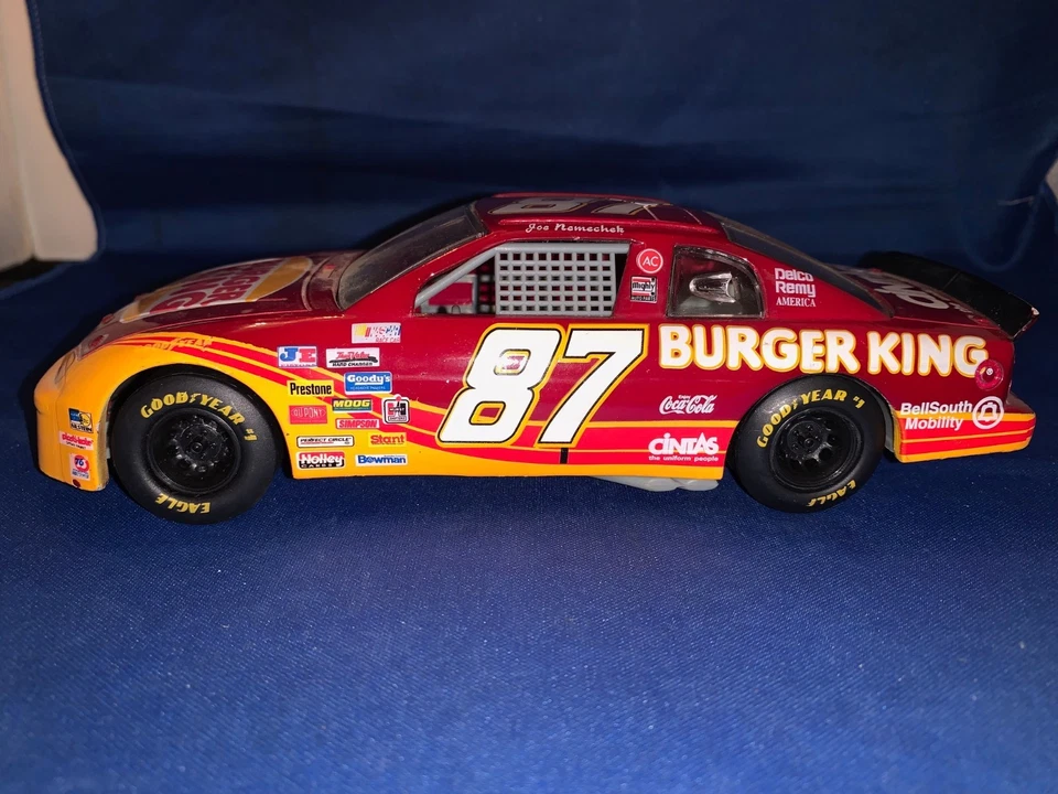 Chevy NASCAR Diecast escala 1:24 #87 Joe Nemechek Burger King 1995 sin caja Foto 2 de 4
