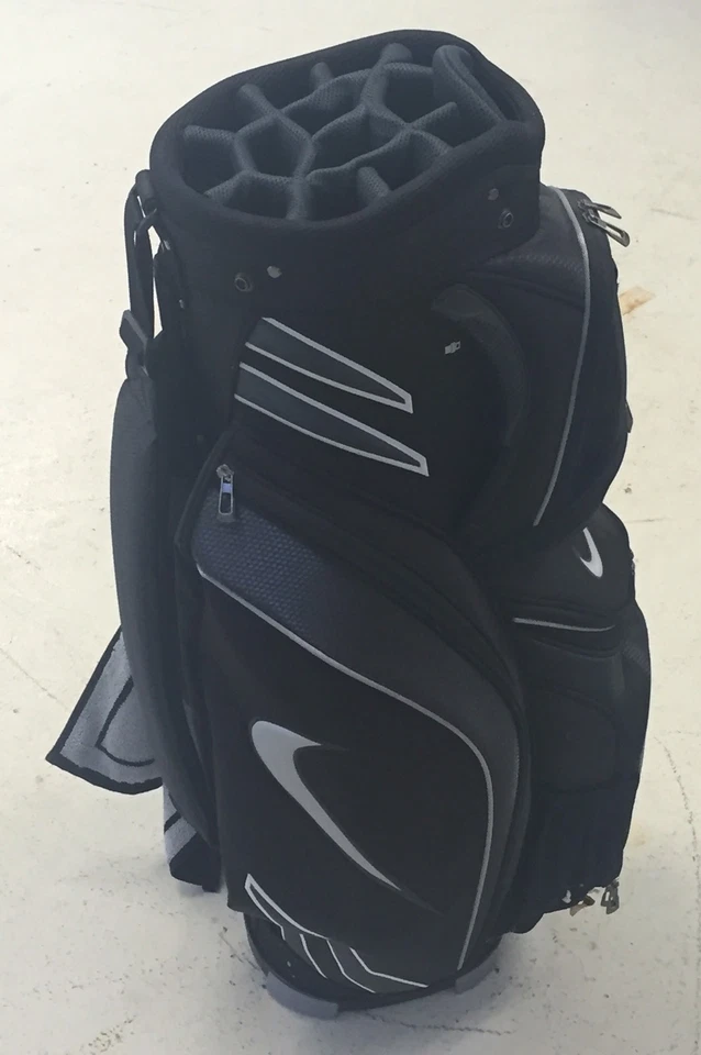 Bolsa de carro de golf Mercedes-Benz de Nike - nueva con etiquetas y toalla - RARA Foto 3 de 4