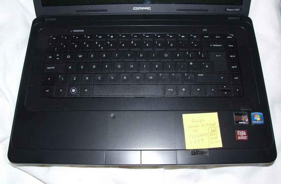 Compaq Presario CQ57 Laptop 15.6" Screen, 2GB RAM, NO HDD - BEEPS Spares Repairs - Image 3 of 4