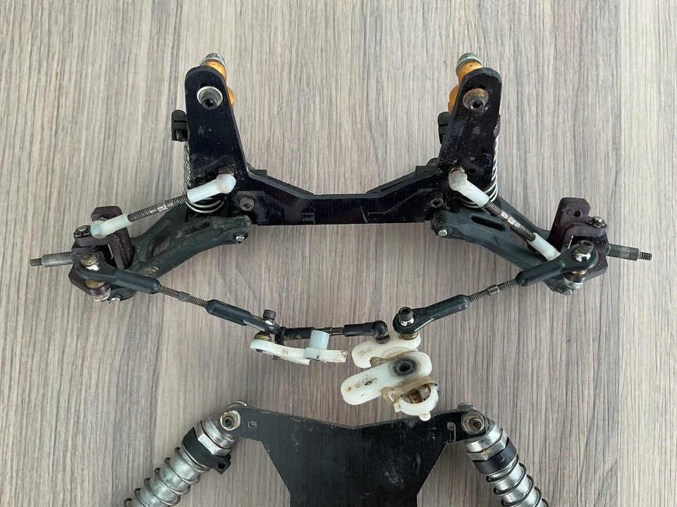 VINTAGE TEAM ASSOCIATED RC10 GOLDPAN PARTS Lot Front And Rear Shock Tower Halsey - Image 2 of 4