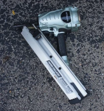 Hitachi NR 90AD(S1) 3-1/2" Paper Collated Framing Nailer Pneumatic used works