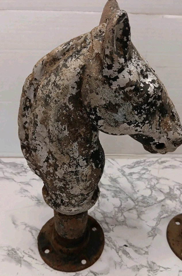 Pair Antique Metal Horse Heads Hitching Post Tie Down SEE PICTURES/DESCRIPTION - Image 3 of 4