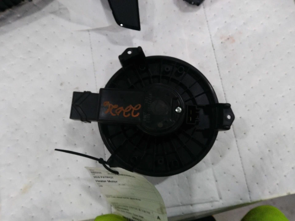 Motor soplador de climatización usado se adapta a: Jeep Patriot 2016 grado A Foto 2 de 4