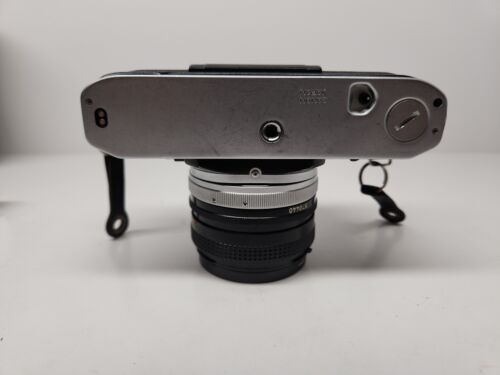 Canon AT-1 35mm SLR Film Camera With Canon F/1.8 Lens + Filter - Picture 10 of 13