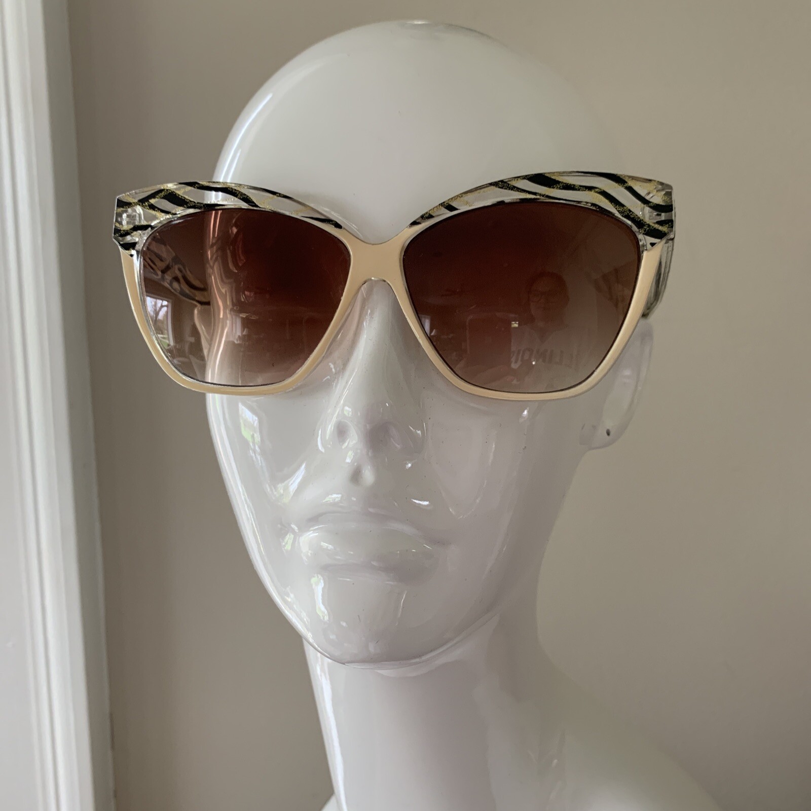 Cat-Eye Fashion Sunglasses for Women Stylish UV Protection-image