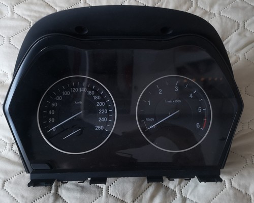Original Kombiinstrument Tacho 6847117 - 01 BMW X1 F48 F45 F46 Diesel HUD KMH