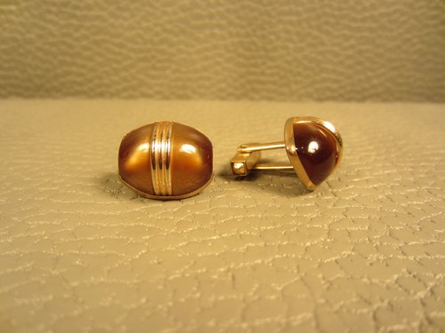 Vintage Brown Lucite Stranded Yellow Gold Plated Cuff Links - Picture 2 of 2