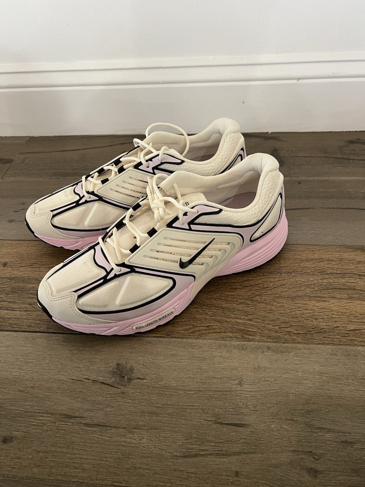 Nike Air Women's Cream Pink Black Mesh Lace Up Low Top Running Sneakers thumbnail 2