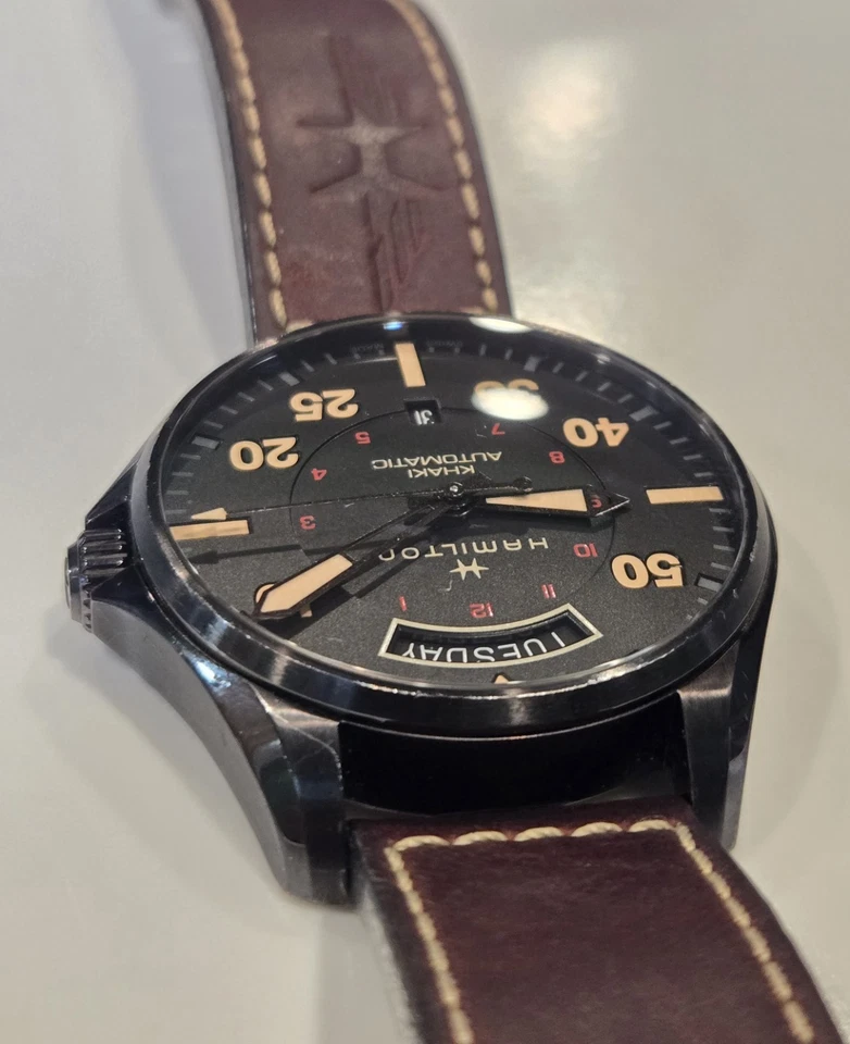 Hamilton Caqui Piloto Día Fecha - H64605531 Foto 4 de 4