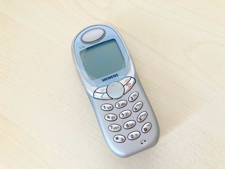 Siemens S45 - Brand NEW in Box - Diamond Silver - First GPRS phone - Image 3 of 4