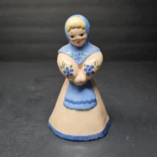Kay Finch Prairie Girl Figurine Pink & Blue Flowers California Pottery (Damage)
