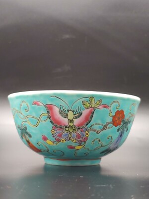 清代粉彩瓷松石绿蝶恋花碗 Antique Chinese Qianlong Mark Famille