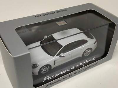 1/43 Minichamps Porsche Panamera 4 e-Hybrid in White Dealer