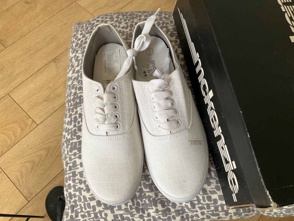 JD Sport McKenzie white Canvas Plimsolls Trainers Pumps UK white - Main Image