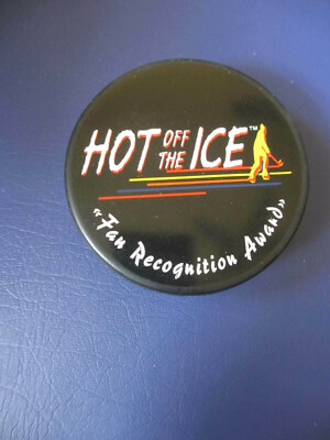 VINTAGE SOUVENIR HOCKEY PUCK SLOVAKIA HOT OFF THE ICE FAN RECOGNITION AWARD