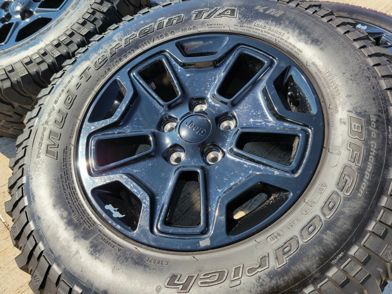 17" Jeep Wrangler RUBICON OEM wheels rims 2016 2017 2018 2019 2020 2021