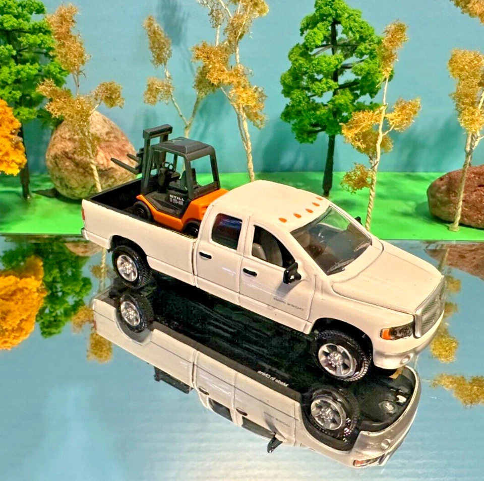 Ertl 1/64 Dodge RAM 2001, 2500, Blancanieves ERTL, muy raro, carretilla elevadora todavía Foto 2 de 4