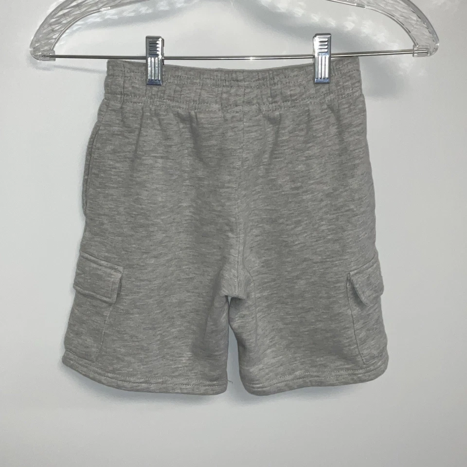 Pantalones Cortos New Balance Juveniles Pequeños Gris Foto 2 de 3