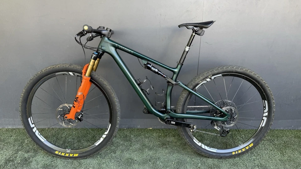 La bicicleta ha sido robada. Por favor, esté atento a ello. Foto 2 de 4