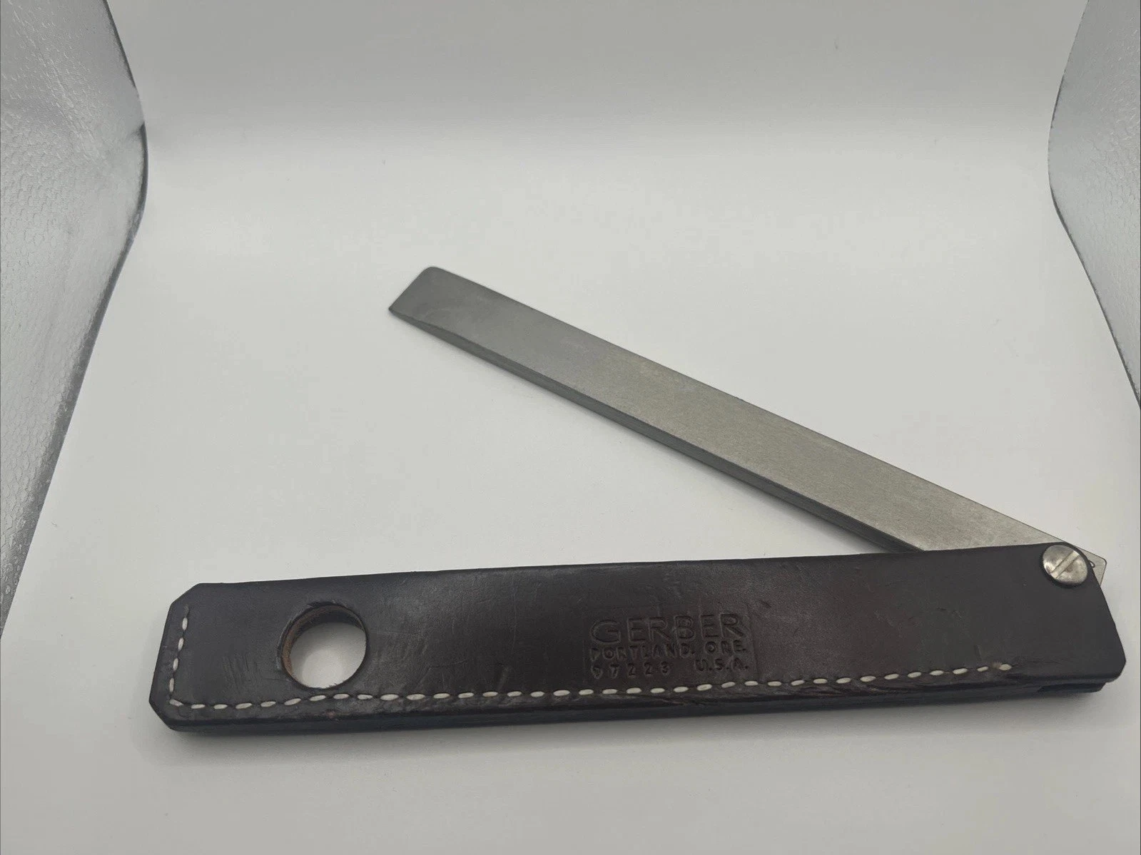 VINTAGE GERBER 8” SPORTSMANS CHISEL TIP KNIFE SHARPENING HONE STEEL FILE
