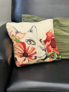 1980 “Feline In Poppies” Wool Needlepoint Pillow VTG Handmade  11x12”Green Back