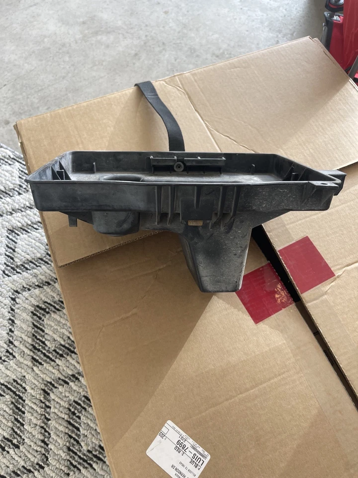 05 - 09 FORD MUSTANG GT АККУМУЛЯТОР КОРОБКА ЧЕРНЫЙ OEM ЗАВОДСКОЙ  - Изображение 2 из 2