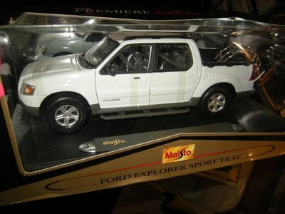 1:18 Maisto Ford Explorer Sport Trac white/weiss in OVP-SELTEN/RARE-